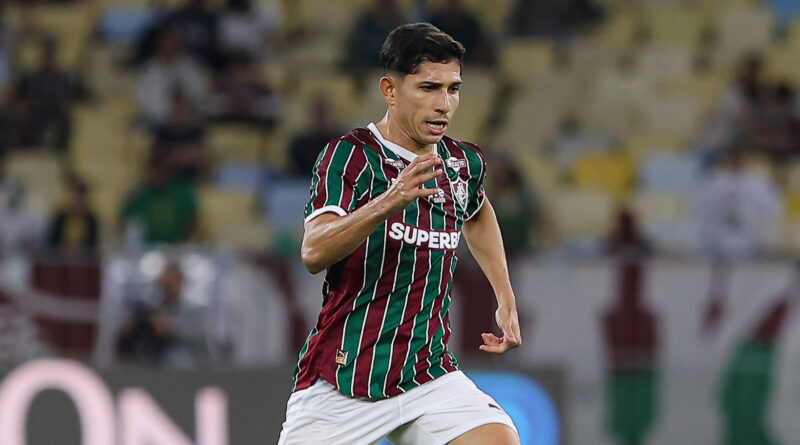 Em noite de Savarino, Fluminense goleia o Nova Iguaçu em amistoso