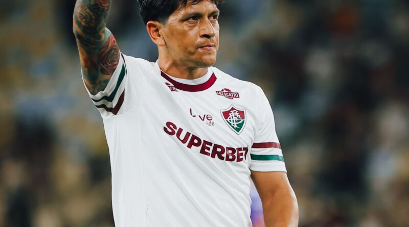 Cano marca em amistosos e aumenta disputa no ataque do Fluminense