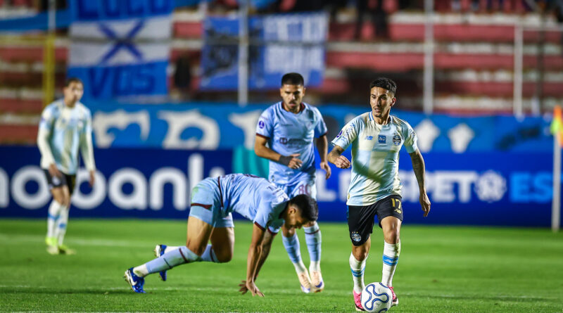 De olho neles: Próximo adversário do Flu, Grêmio perde para o Bolívar na altitude