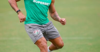 Com dois jogos na semana, Fluminense inicia preparação nesta segunda; confira cronograma