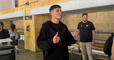 Facundo Bernal desembarca na Espanha para oficializar acerto com o Real Betis Facundo Bernal desembarca na Espanha para oficializar acerto com o Real Betis