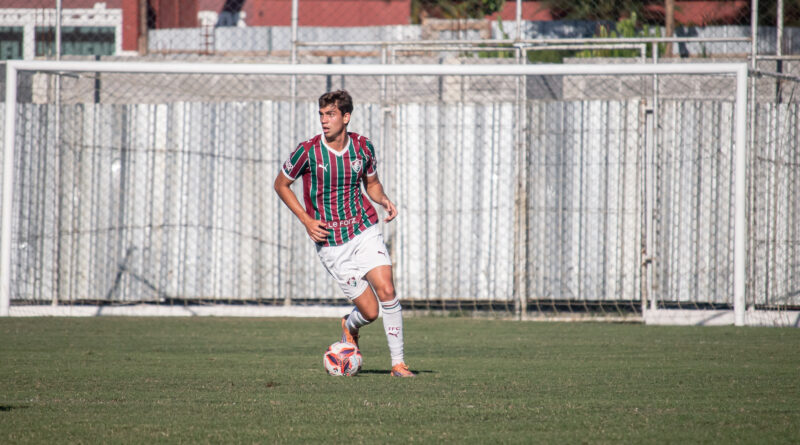 Destaque do Sub-17, Thiago celebra vitória e liderança no Brasileirão: “Time corre um pelo outro”