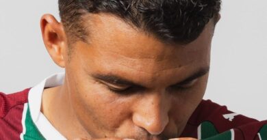 Thiago Silva enfrenta o Bahia? Fluminense deixa presença do zagueiro no ar com post nas redes Thiago Silva enfrenta o Bahia? Fluminense deixa presença do zagueiro no ar com post nas redes