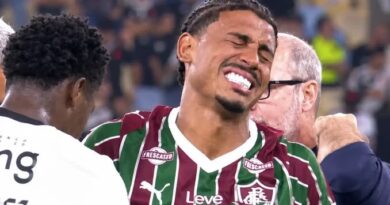 John Kennedy tem lesão no ligamento cruzado do joelho direito confirmada pelo Fluminense e passará por cirurgia John Kennedy tem lesão no ligamento cruzado do joelho direito confirmada pelo Fluminense e passará por cirurgia