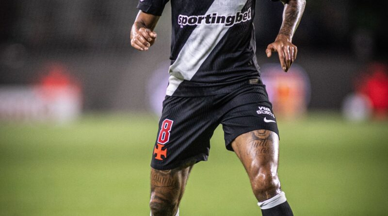 De Olho Neles: após avançar na Sul-Americana, Vasco tenta espantar crise de vez contra o Fluminense