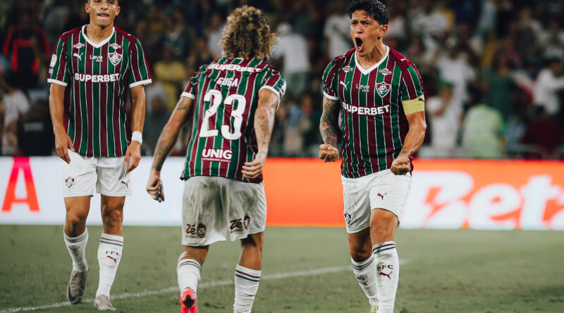Herói da virada, Cano destaca química com as arquibancadas no Maracanã: “Quando eles vêm aqui e cantam, a gente joga diferente”