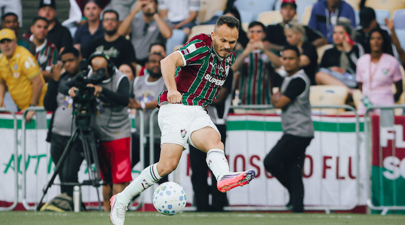 Renê vê Fluminense na briga pelo título do Brasileirão, mas alerta: “Tem que ganhar fora de casa”