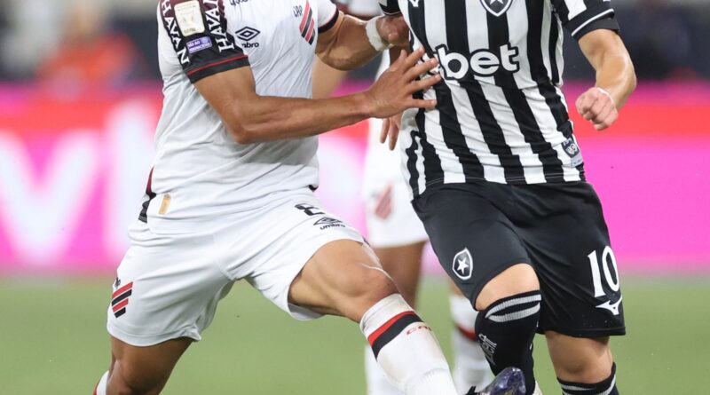 Athletico-PR vence Botafogo antes de confronto direto com o Fluminense; veja tabela do Brasileirão