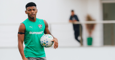 Fala, jogador: Hércules projeta clássico contra o Vasco e destaca foco do Fluminense por vaga nas quartas Fala, jogador: Hércules projeta clássico contra o Vasco e destaca foco do Fluminense por vaga nas quartas