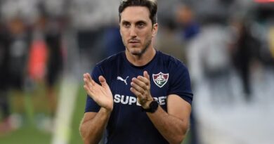 Zubeldía vê boa atuação do Fluminense contra o Botafogo e mira decisão: “Terça-feira é o mais importante”
