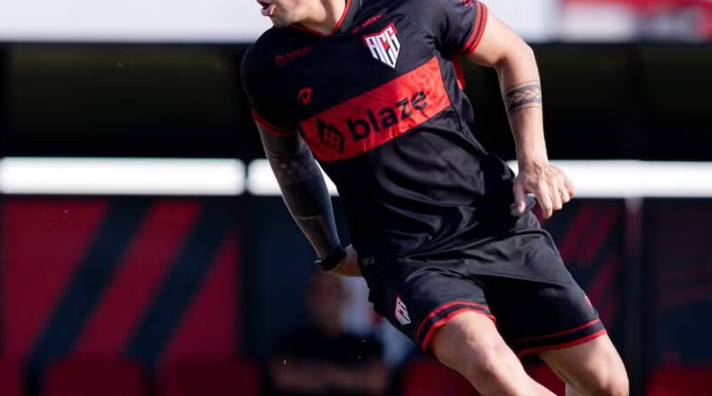 Terans deixa o Atlético-GO e retornará ao Fluminense para cirurgia no tendão de Aquiles