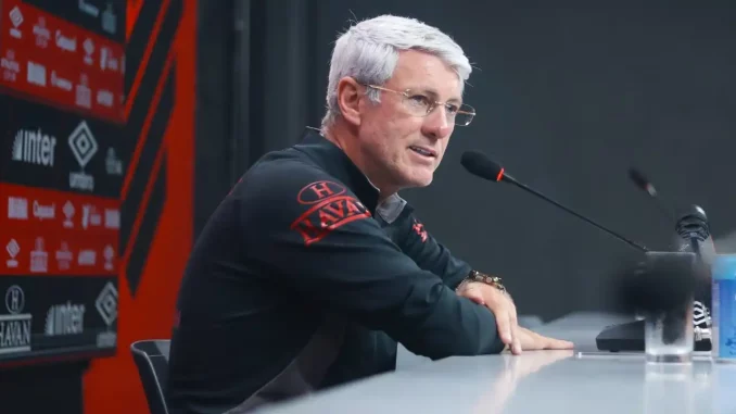 Odair Hellmann critica arbitragem após empate entre Flu x Athletico: “Ajudou o Fluminense”