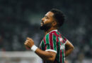 Samuel Xavier sofre luxação no ombro e vira desfalque do Fluminense