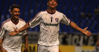 Thiago Neves revela sonho de treinar o Flu e brinca com duelo contra o Fred no Carioca Sub-20 Thiago Neves revela sonho de treinar o Flu e brinca com duelo contra o Fred no Carioca Sub-20