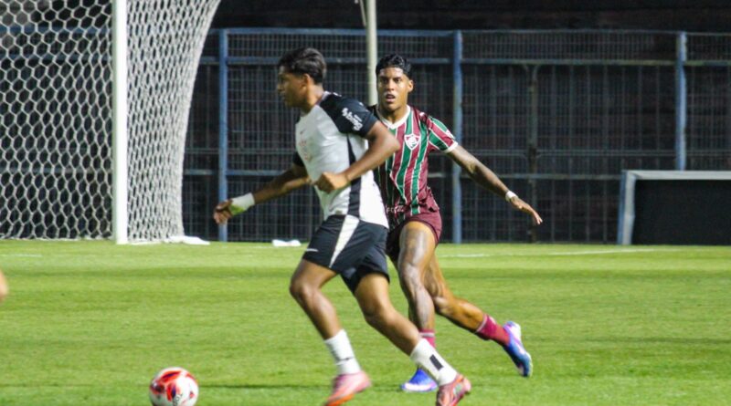 Fluminense empata com Corinthians e mantém liderança no Brasileirão Sub-17