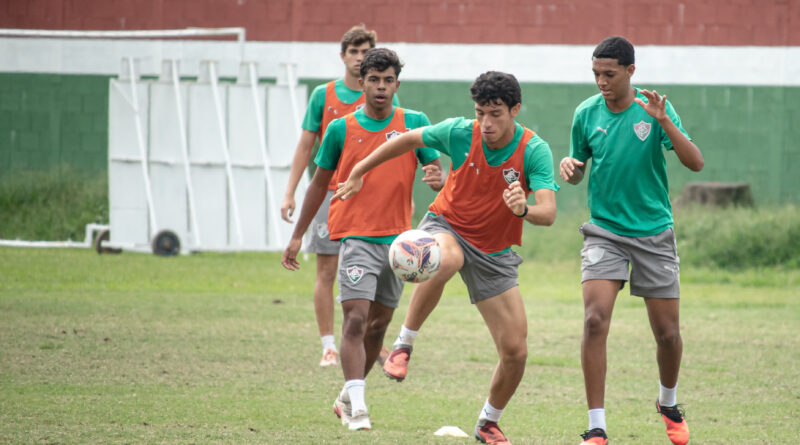 Fluminense recebe o Palmeiras em duelo pela liderança do Brasileirão Sub-17