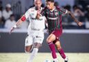 Pouco aproveitado, Riquelme Felipe reage à publicação do Fluminense que anunciou a saída de Zubeldía; veja comentário