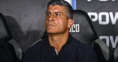 Técnico do Vasco faz apelo por jogo no Maracanã na semifinal da Sul-Americana: “Temos direito a isso” Técnico do Vasco faz apelo por jogo no Maracanã na semifinal da Sul-Americana: “Temos direito a isso”