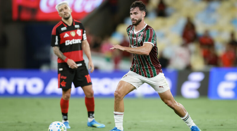 Arrascaeta fratura o punho pela Seleção Uruguaia e vira desfalque confirmado no Fla-Flu