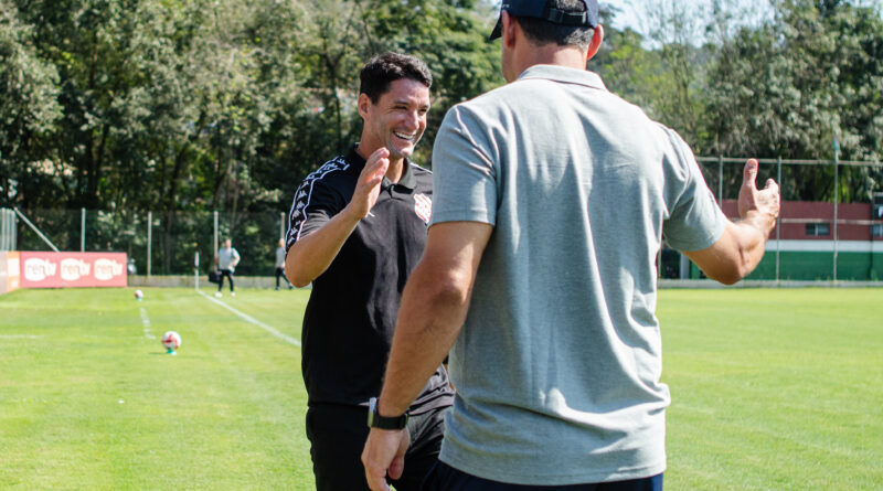Thiago Neves projeta futuro como técnico e admite que aceitaria chamado do Fluminense: “Não tem como recusar”