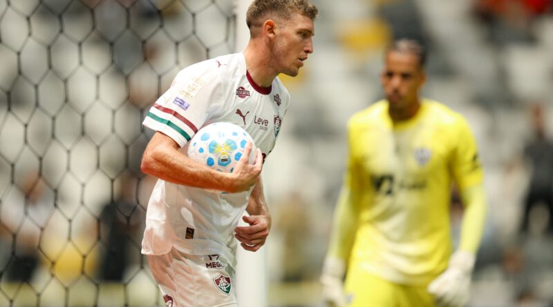 Castillo fica na bronca com arbitragem no primeiro gol do Atlético-MG: “Mudou toda a partida”