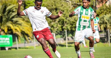 Fluminense vence fora de casa, chega a oito jogos sem sofrer gol e segue na vice-liderança do Sub-17 Fluminense vence fora de casa, chega a oito jogos sem sofrer gol e segue na vice-liderança do Sub-17