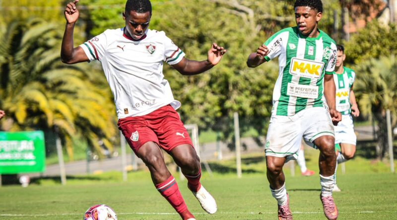 Fluminense vence fora de casa, chega a oito jogos sem sofrer gol e segue na vice-liderança do Sub-17