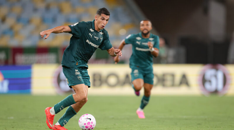Serna reclama de novo gramado do Maracanã após vitória do Fluminense e cobra melhorias: “Falta mais para ser um bom campo”