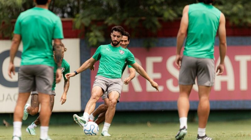 Martinelli treina com bola e aumenta expectativa por retorno contra o Palmeiras