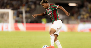 Com apenas sete jogos na carreira, Wesley Natã entra para o ranking dos mais jovens a marcar pelo Fluminense na Libertadores