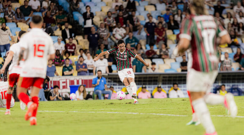 Marcão aponta condições do gramado do Maracanã após atuação irregular de Ganso contra o Internacional