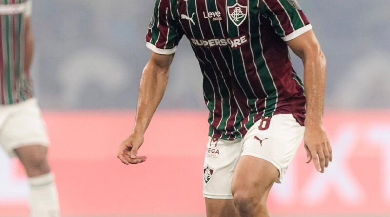 Martinelli tem entorse no joelho esquerdo e vira preocupação para o Fluminense