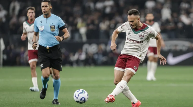 CBF define equipe de arbitragem para duelo entre Fluminense e Coritiba pelo Brasileirão