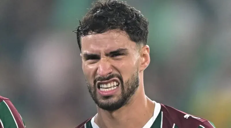 Martinelli volta a sentir dores, é vetado e desfalca o Fluminense contra o Palmeiras