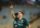 Savarino brilha e Fluminense goleia o Coritiba no Maracanã