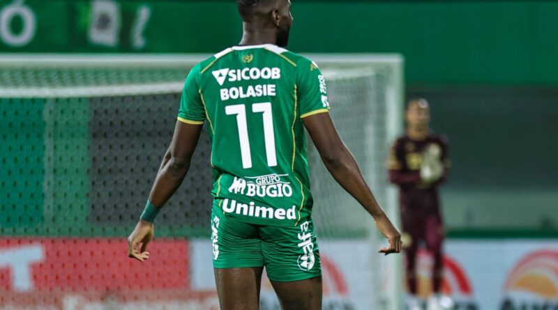 De Olho Neles: lanterna do Brasileirão, Chapecoense encara o Fluminense na Arena Condá