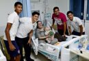 Cano, Ganso e garotos de Xerém visitam pacientes oncológicos em ação pelo Dia das Crianças